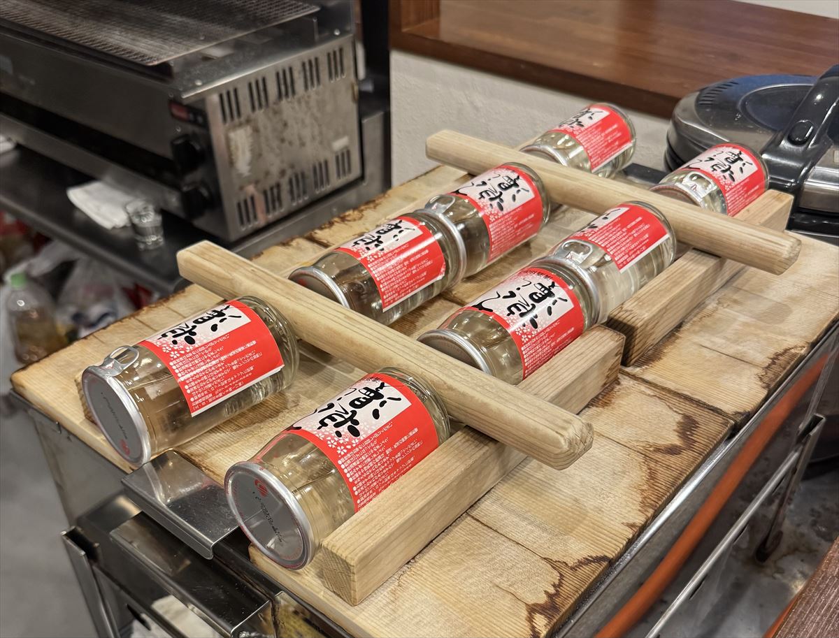 沖縄であのお酒が楽しめる！？生まれ変わったあのやきとん屋で、気軽に立ち飲み！ 那覇市大道 「立ち飲み 処 串豚＋（プラス）」〜キャンヒロユキの「とー、飲み歩きやってみよう」〜