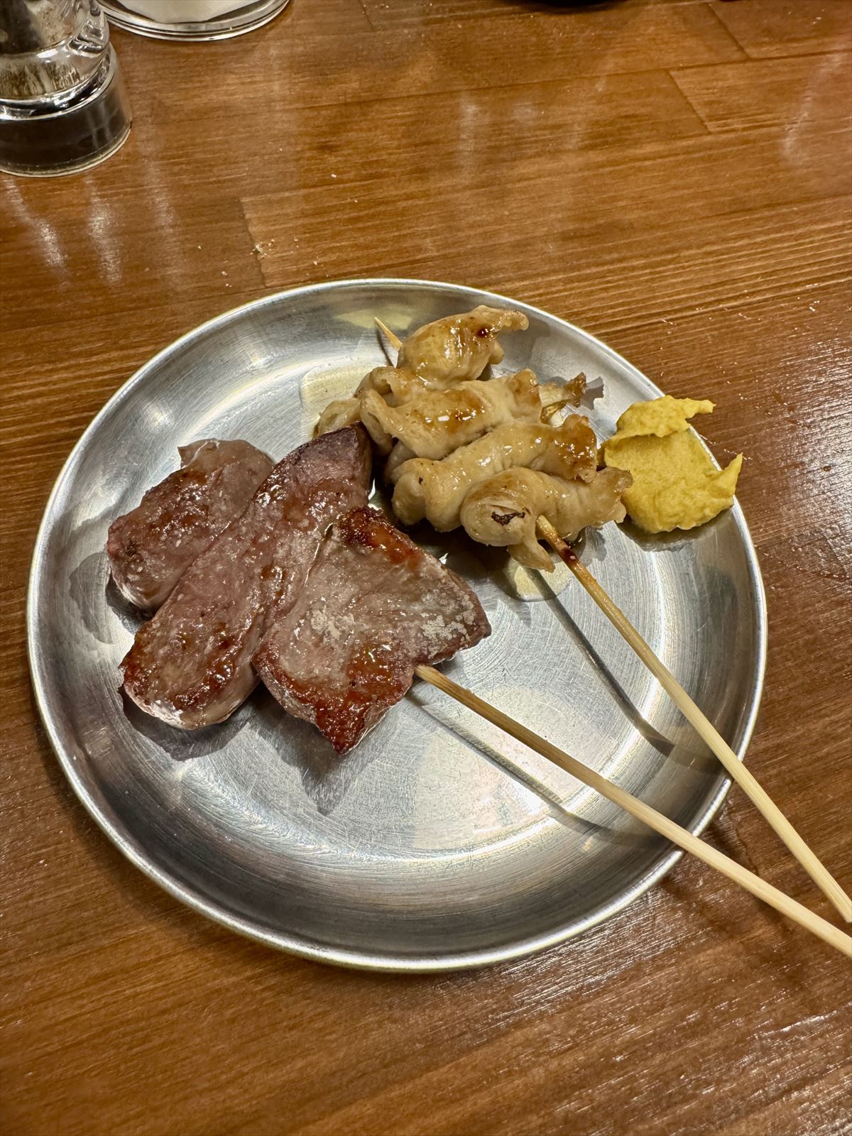 沖縄であのお酒が楽しめる！？生まれ変わったあのやきとん屋で、気軽に立ち飲み！ 那覇市大道 「立ち飲み 処 串豚＋（プラス）」〜キャンヒロユキの「とー、飲み歩きやってみよう」〜