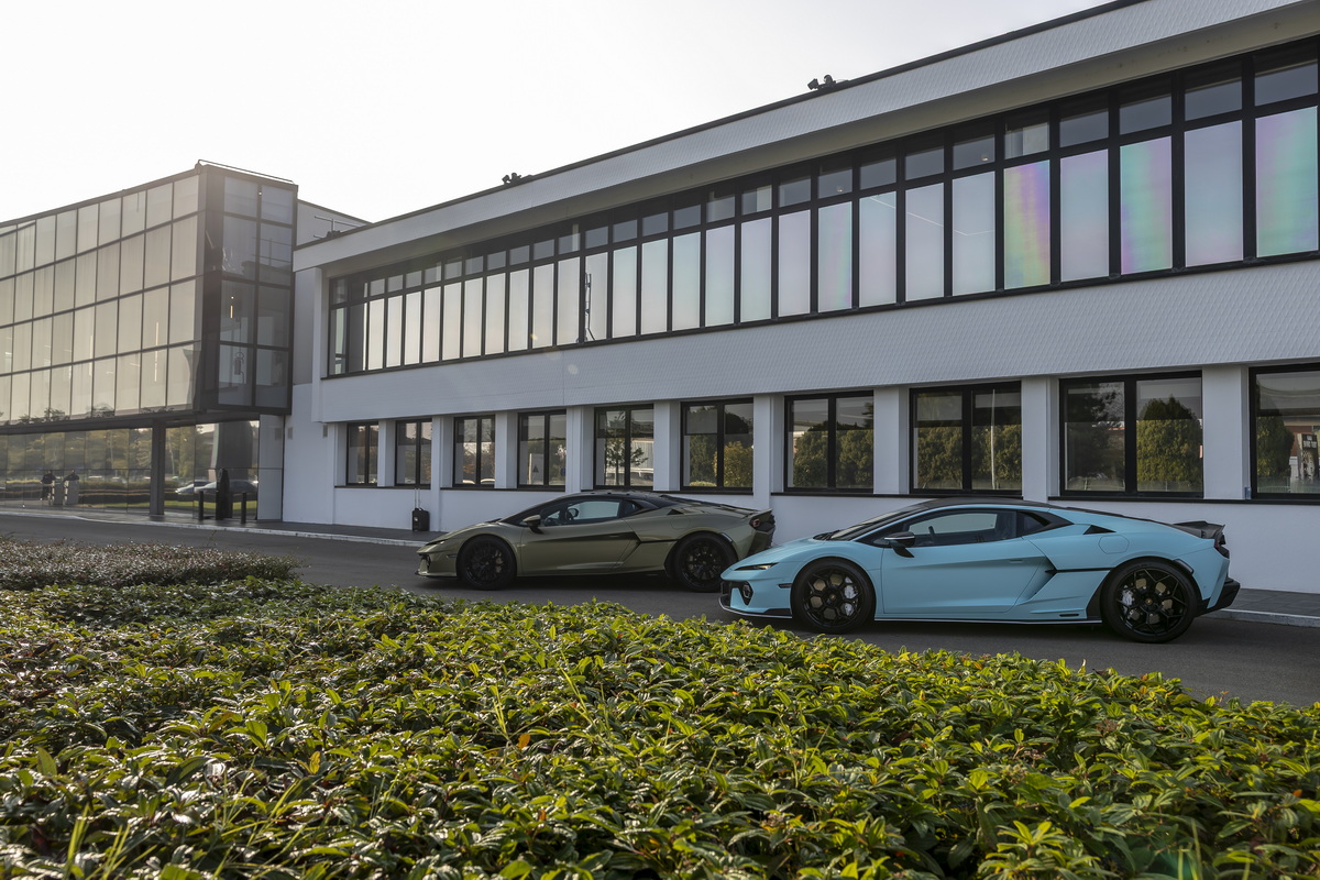 試乗はサンタアガタ・ボロネーゼのランボルギーニ本社を起点に実施。