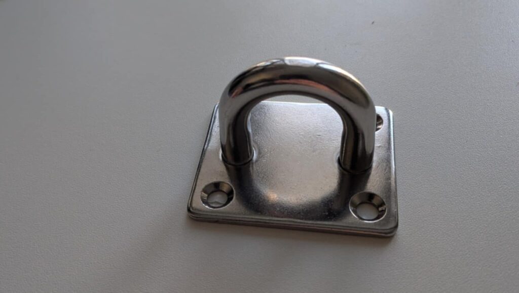 丈夫な天吊り金具を探しています