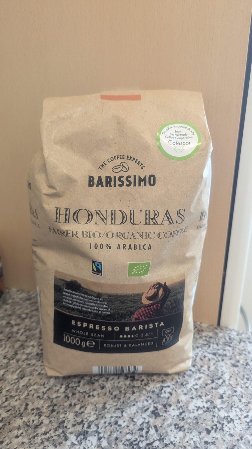 Hoferの安くて美味しいコーヒー。バランスが取れていて、とてもフレッシュ。