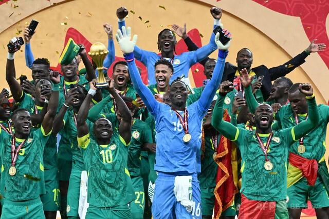 セネガルがモロッコ下し優勝、混とんの決戦を延長で制す サッカーアフリカ杯