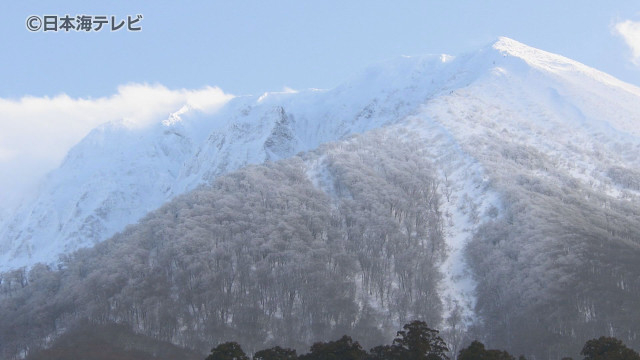 鳥取県の大山 天候不良で8人下山できず救助を要請　男性1人が低体温症の症状訴える　鳥取県大山町