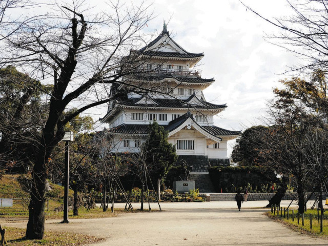 ＜ぷらっと千葉 でこぼこ探訪＞千葉市中央区の亥鼻公園　開府900年 ゆかりの城跡