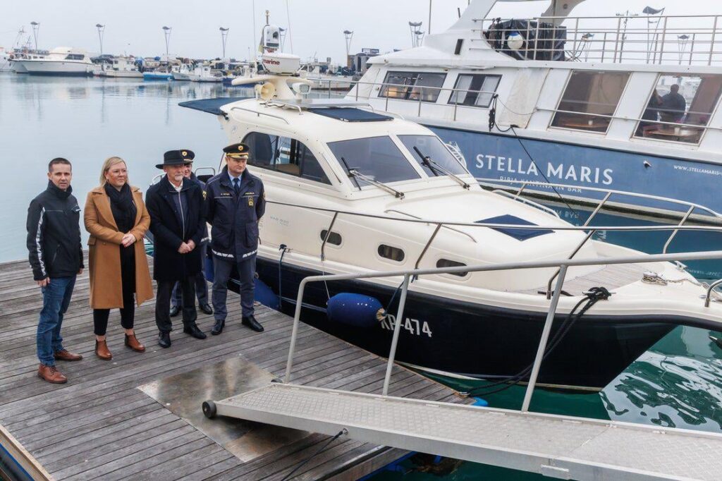 警察が適切な巡視船を購入するのはそれほど難しいのでしょうか?