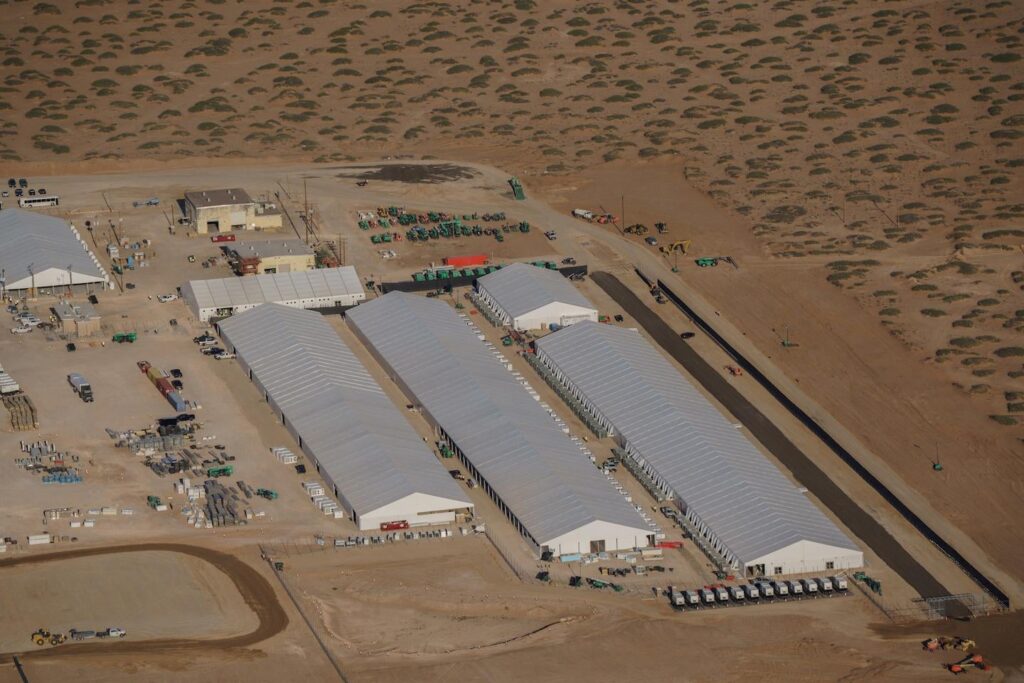 検視官はICE拘留中の男性の死は殺人であると記録が述べている |仲間の拘留者は、1月3日にテキサス州のICE拘置所でジェラルド・ルナス・カンポスさんが看守に窒息死するのを目撃したと語った。