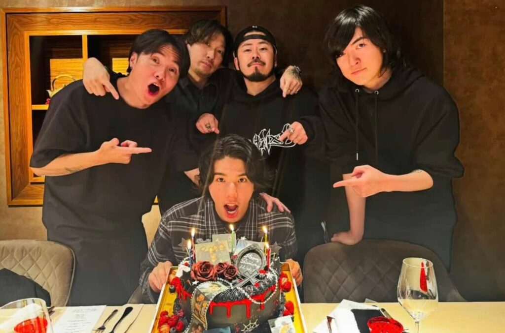 MY FIRST STORY・Kid'z、Hiroの誕生日を祝う集合ショットに反響 | 話題の投稿