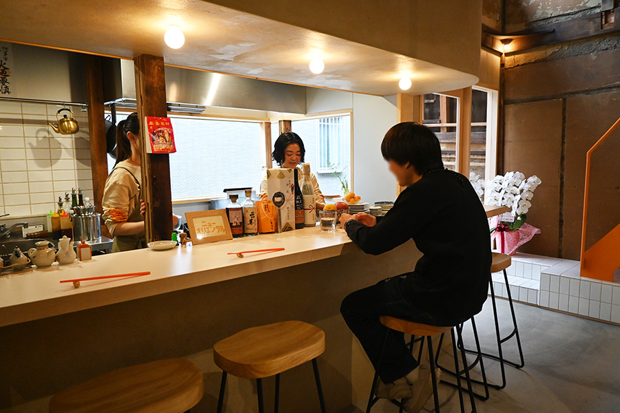 「ニューオリエンタル」内観