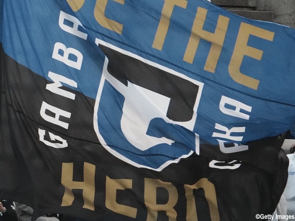 「日本一かっこいい」「半年だけなのは勿体ない」G大阪の新ユニフォームに絶賛の声 - gekisaka.jp