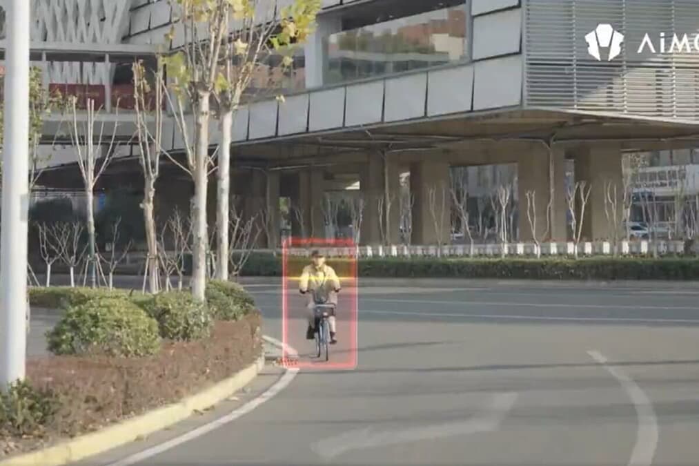 【動画】中国の各都市に現れた「ロボコップ」たち...AI搭載の「ロボット警察」運用開始、任務に就くその姿 - ニューズウィーク日本版 オフィシャルサイト