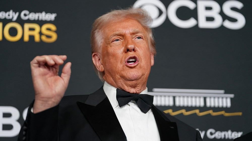 ホワイトハウス、トランプ大統領との「イブニングニュース」インタビューをめぐりCBSを訴えると脅迫