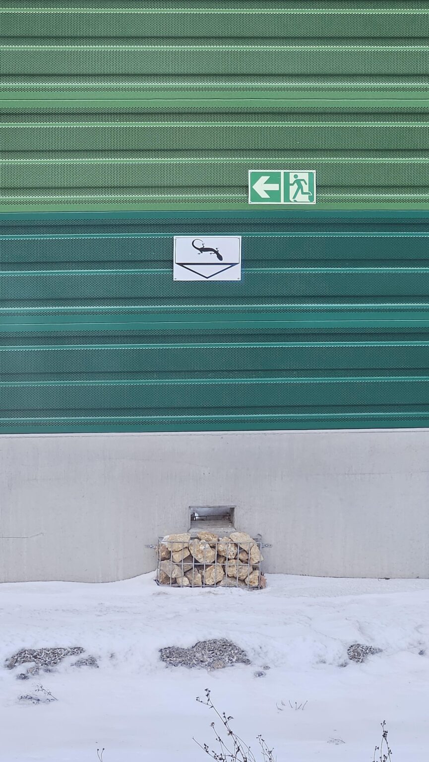 バイエルン州に旅行中に駅で見かけた奇妙な標識