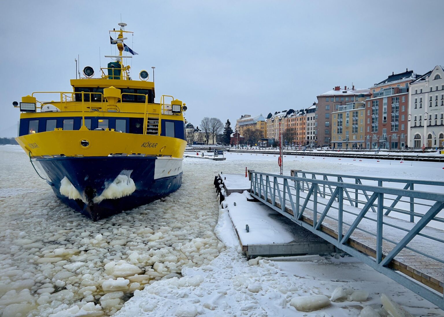 ヘルシンキのダウンタウンとクルヌヴオレンランタを結ぶフェリー