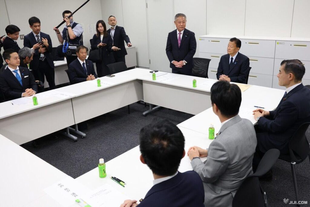 自維政権、遠のく改憲 ９条で隔たり、公明冷ややか