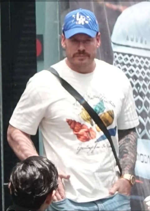 カナダの元スノーボード五輪選手を逮捕、麻薬密売でFBIの最重要指名手配犯に - CNN.co.jp