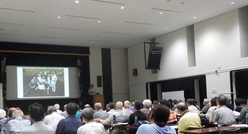 考古学ゼミナールの様子