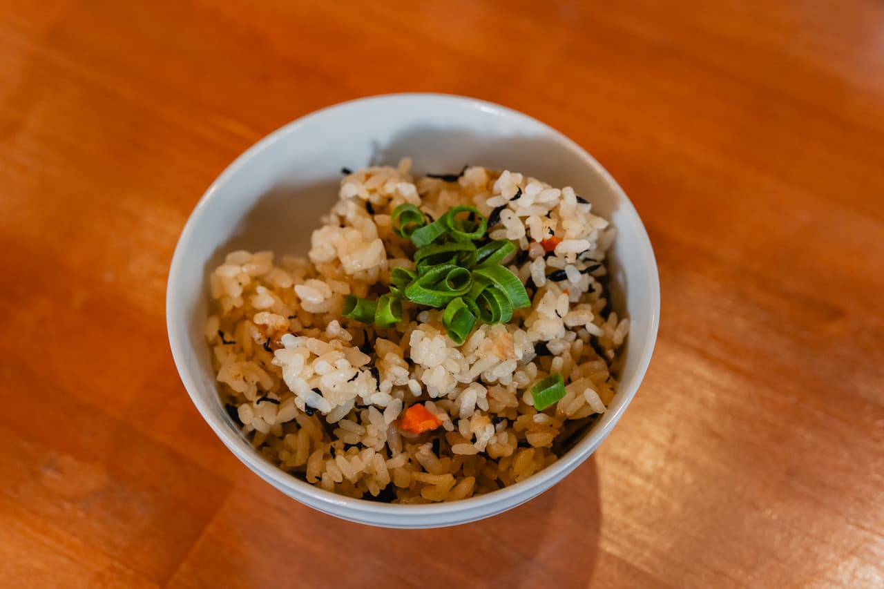 あぐー豚の旨味をじっくり煮出したスープが絶品！古民家沖縄そば屋「すばすば」（名護市）