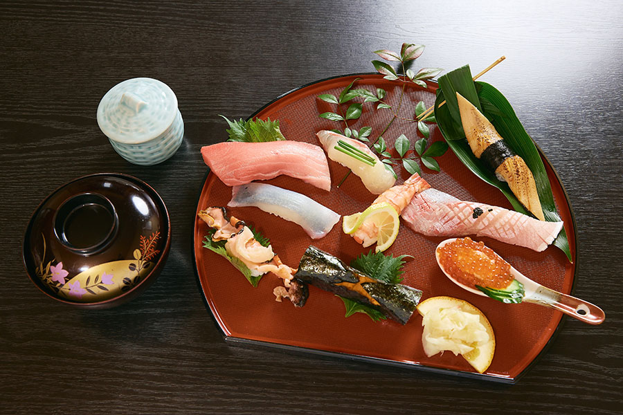 JR西日本「北九州VS富山 大阪発すし決戦きっぷ」北九州の寿司イメージ