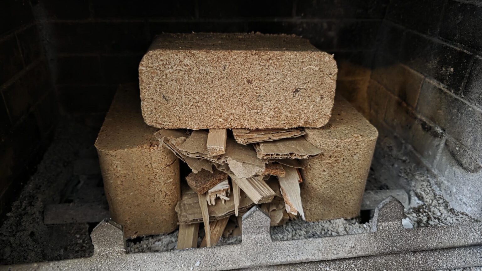 練炭にどうやって火をつけるのですか？