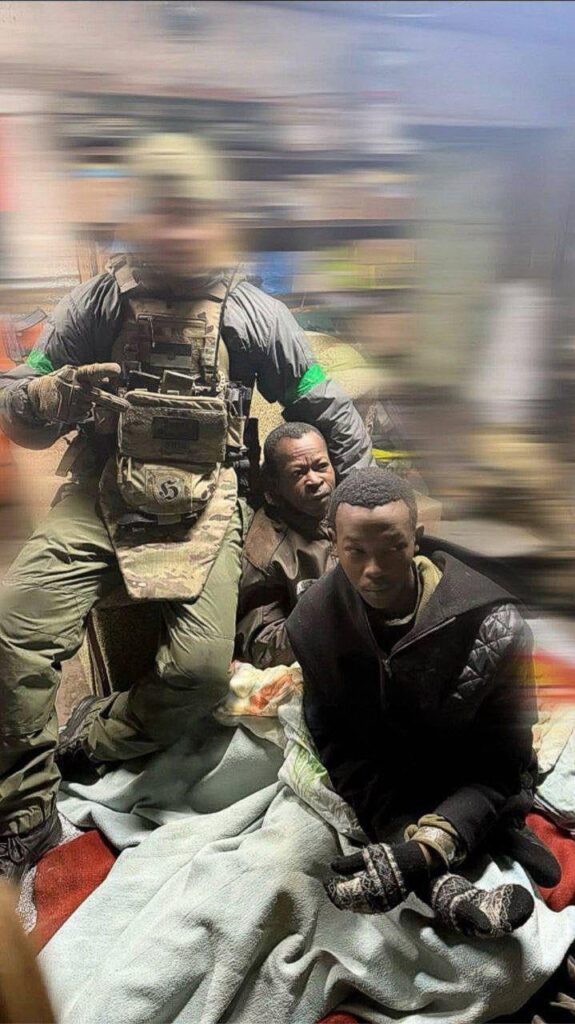 ウクライナとの戦争を行うためにロシアによって募集されたアフリカの傭兵たち。彼らは幸運にも生き残ったものの、最終的には捕虜となった。 2026 年 1 月 21 日公開