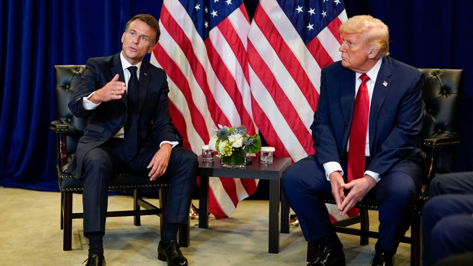 マクロン大統領が「平和委員会」の議席を軽視するとの報道を受け、トランプ大統領、フランスワインに200％の関税をかけると脅す