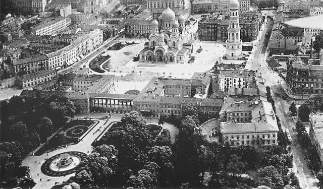 アレクサンドル ネフスキー大聖堂がある 1910 年代のワルシャワ市内中心部