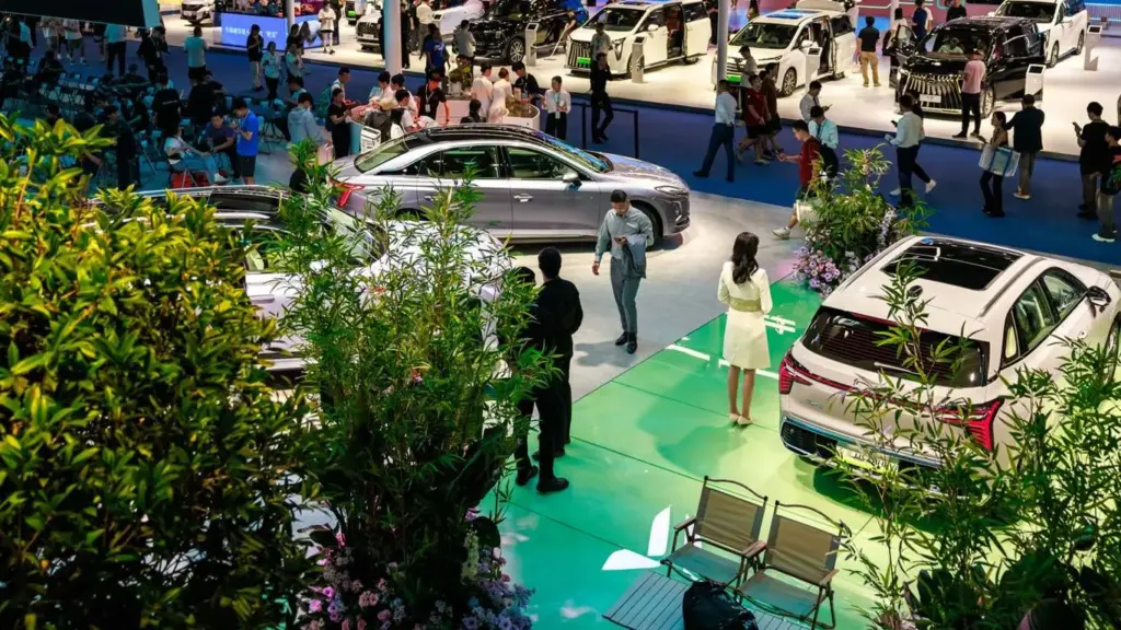 EUが中国製EVに最低価格指針、価格約束で輸入監視強化 ダンピング回避と欧州市場への影響の最新動向を詳説