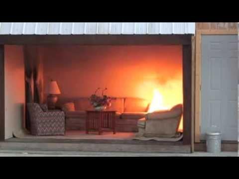 フラッシュオーバーのデモンストレーション