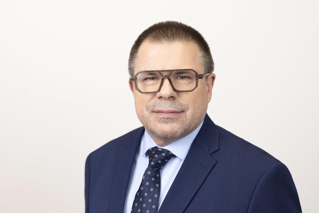 STT は内務省副大臣のジャグミンに対して疑惑を提起し、彼に対して公判前拘留措置が出された。