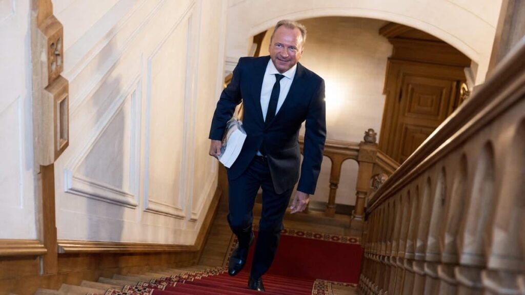 防衛債は1日以内に完売