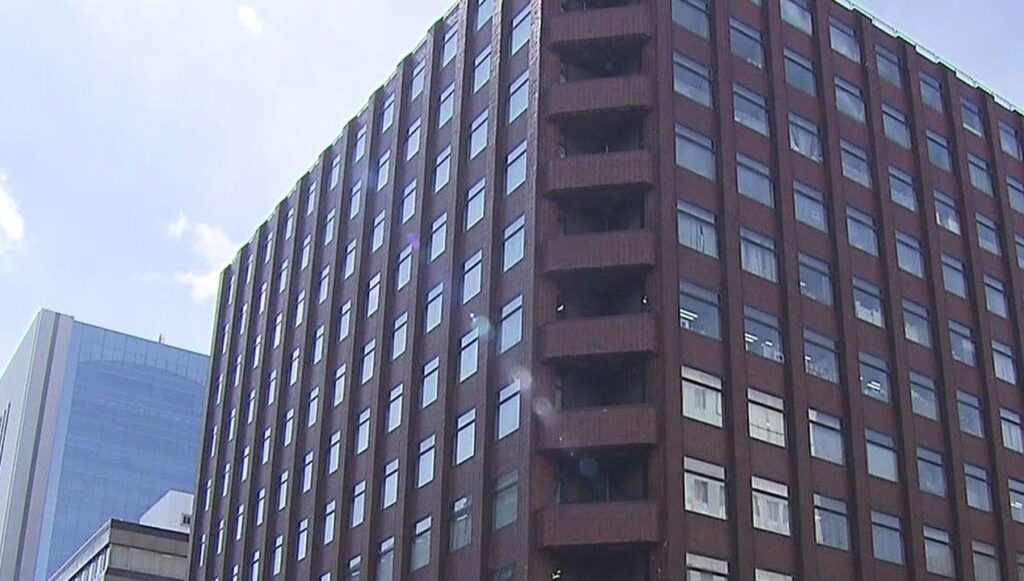 無人販売店でレトルトカレーなど115点窃盗、62歳小学校教諭を懲戒免職「多めに払った時もある」と釈明も 北海道教育委員会