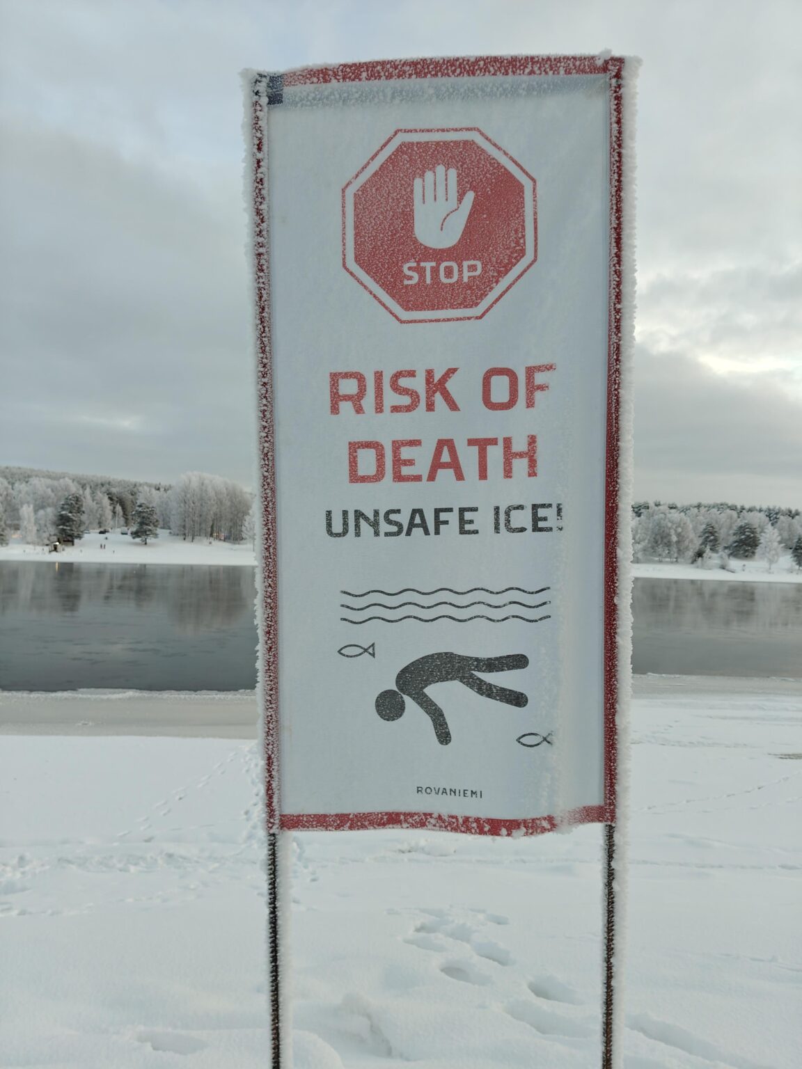 ロバニエミの危険な氷と米国の危険な氷