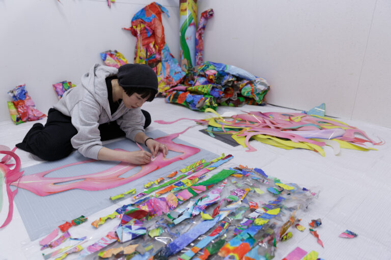 中川もも　制作の様子