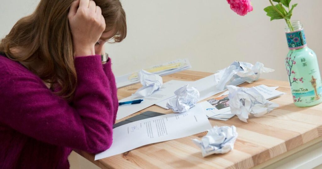 政府計画の結果: 失業者の月収は最大 900 ユーロ減額される