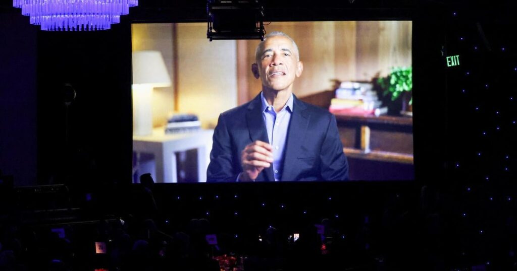 トランプ大統領のアカウントに投稿された動画ではオバマ夫妻がサルに見立てられていた