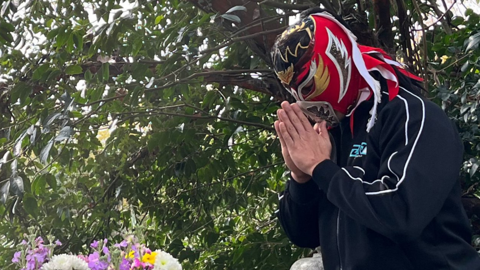 Hayabusa and Megumi Kudo Pay Their Respects to Eiji Ezaki After Zero1 Event in Kumamoto Hayabusa and Megumi Kudo Pay Their Respects to Eiji Ezaki After Zero1 Event in Kumamoto