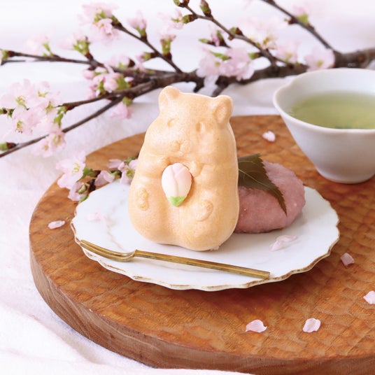 春だけの特別仕様！可愛すぎるお菓子「ハムスターモナカ」の桜餡バージョンが登場 - 烏丸経済新聞