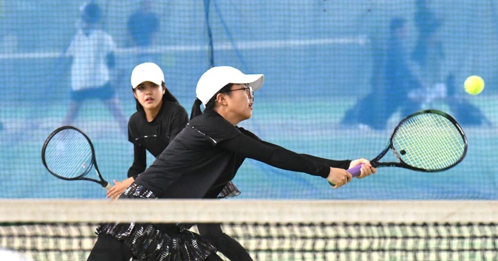 石田(女子)頂点 沖縄東(男子)準V テニス・九州中学選抜 石田(女子)頂点 沖縄東(男子)準V テニス・九州中学選抜
