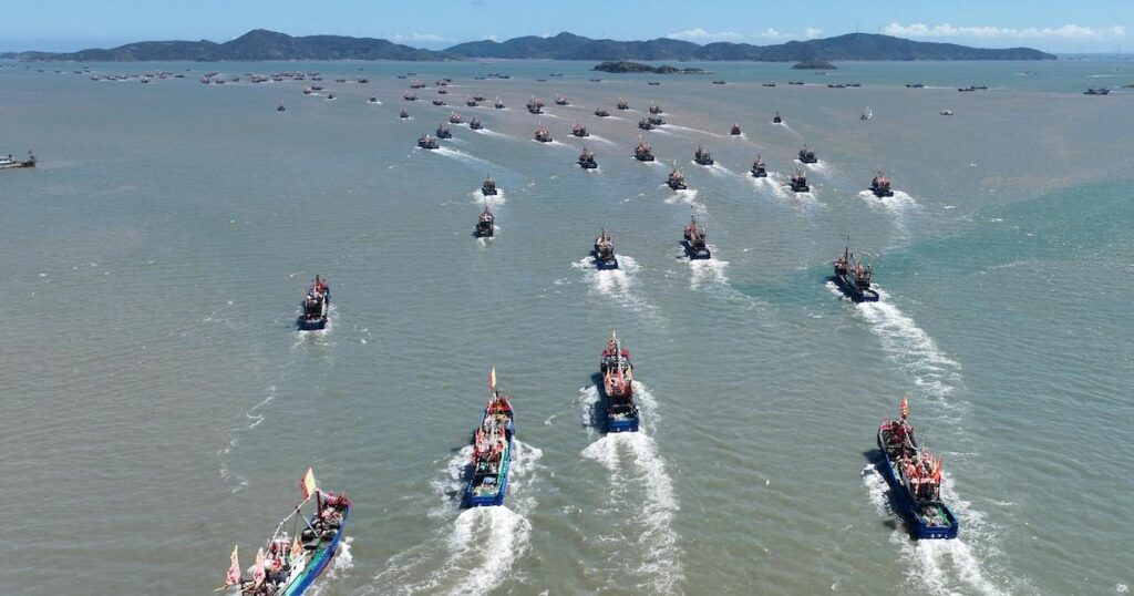 中国の漁船が東シナ海で異常な動き…衛星画像と船舶データで明らかに | Business Insider Japan