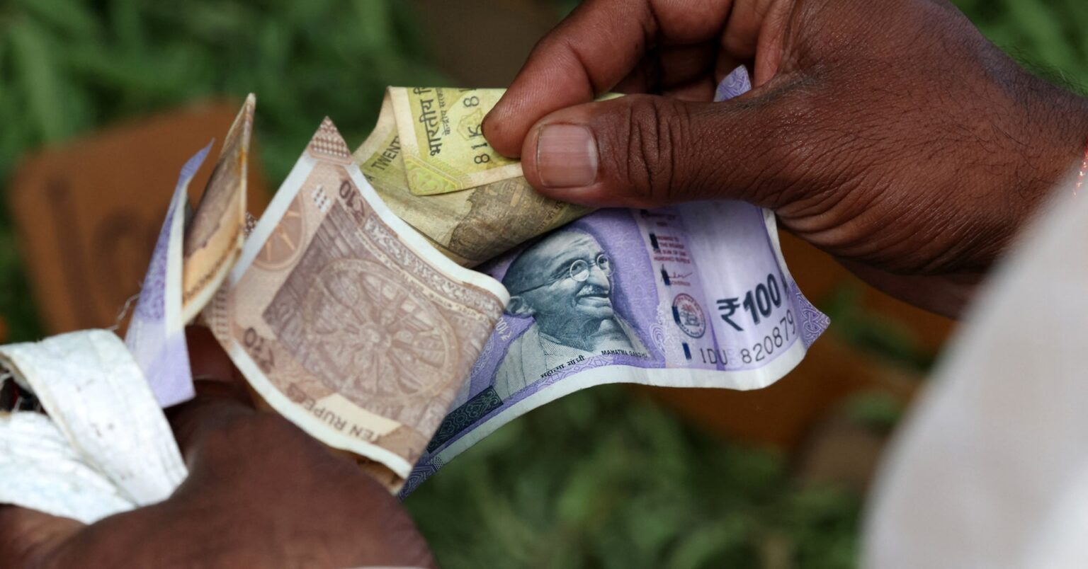 インド通貨、88.60─89.00ルピーまで上昇へ＝ＢｏｆＡ | ロイター