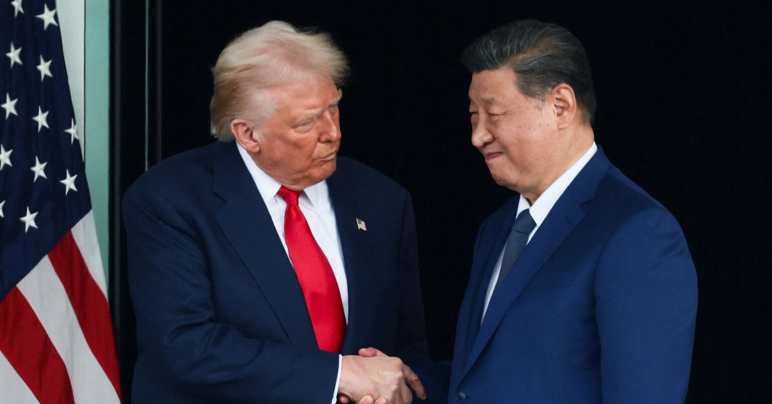 習氏、台湾問題は米中関係で「最重要」　トランプ氏と電話会談 | ロイター