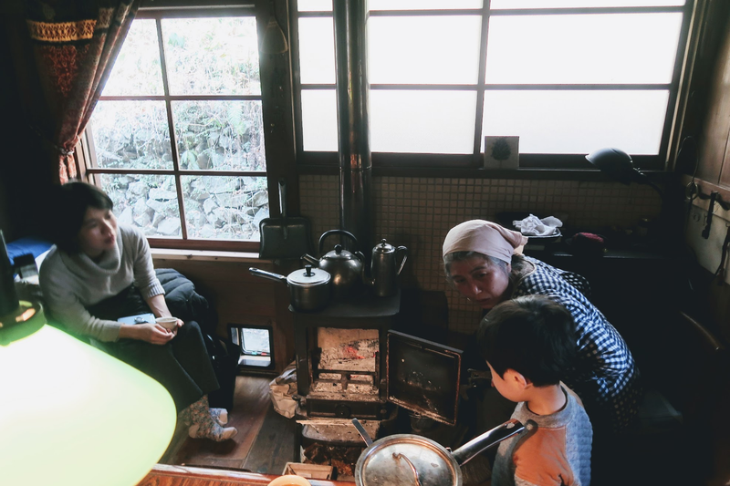 実際に暮らしている方の家に子どもと一緒に伺いました。