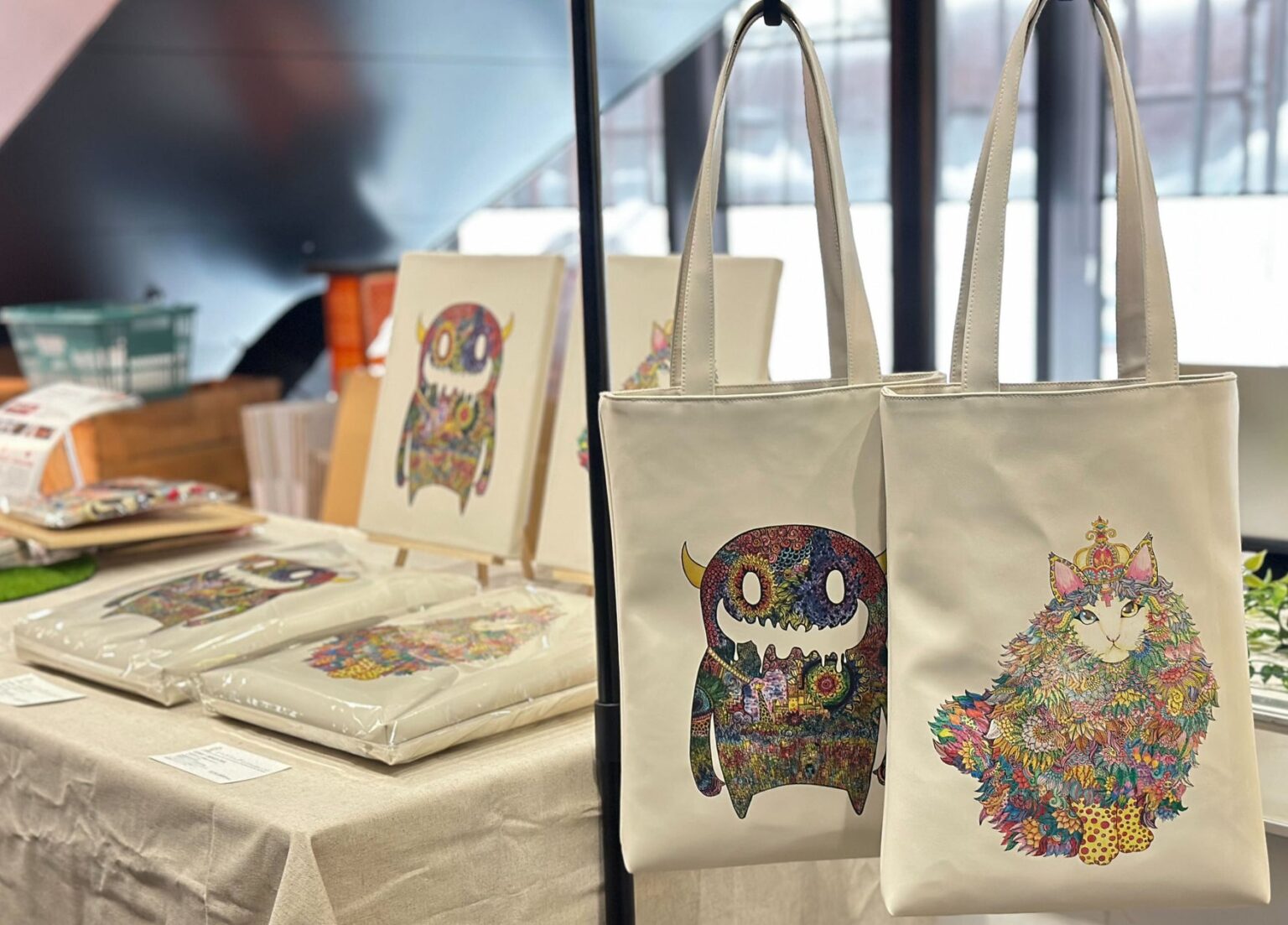 青森出身アーティスト GOMA × りんご由来のバイオベースレザー「RINGO-TEX®︎」コラボ商品を限定販売！東京赤坂の「AoMoLink〜赤坂〜」にてポップアップストアを開催 | appcycle株式会社のプレスリリース