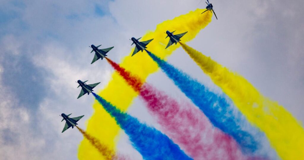 アメリカ、中国、ロシアの戦闘機が異例の競演…シンガポール航空ショーで | Business Insider Japan