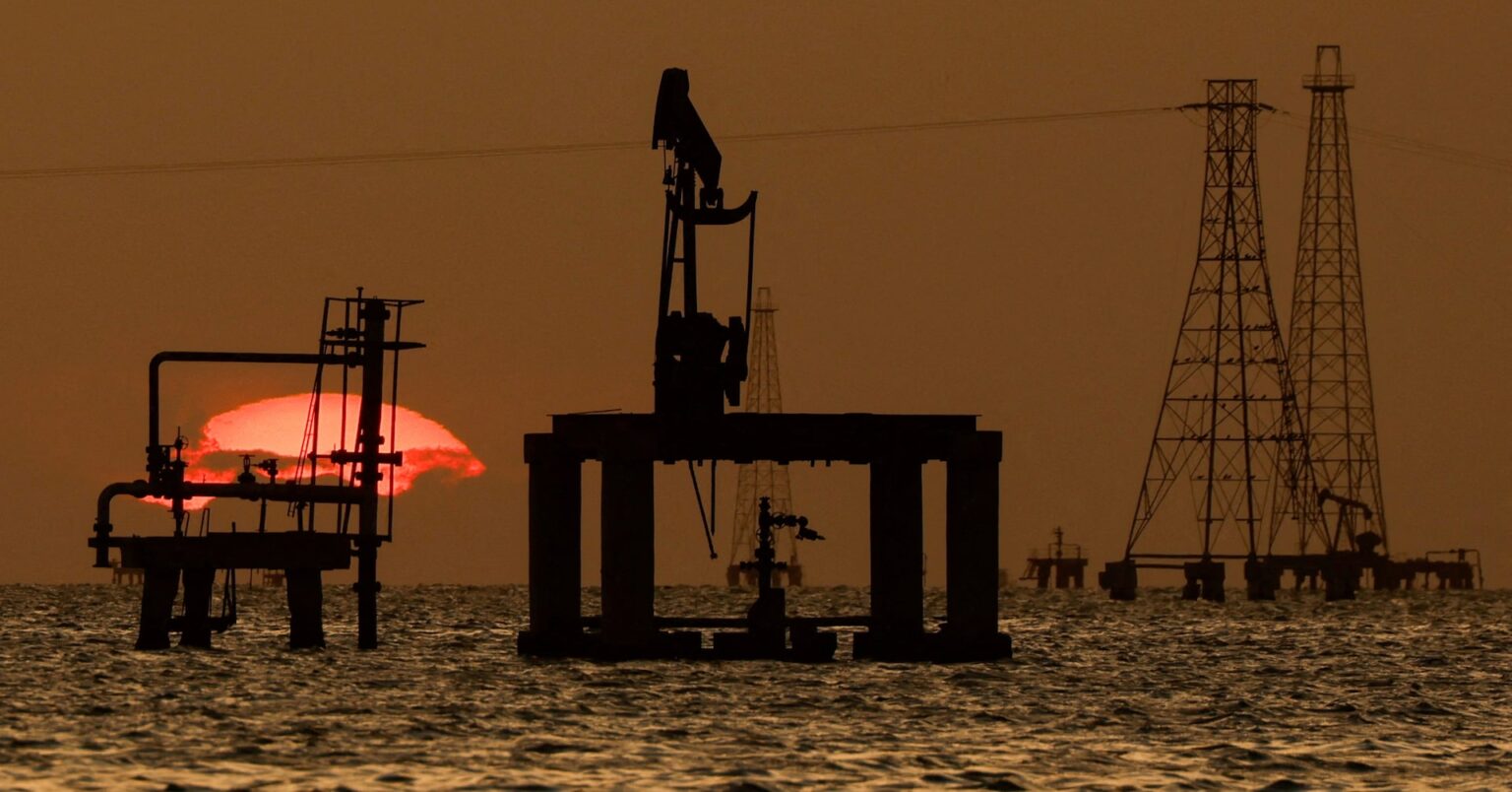 米財務省、ベネズエラ石油・ガス探査・生産へライセンス発行 | ロイター