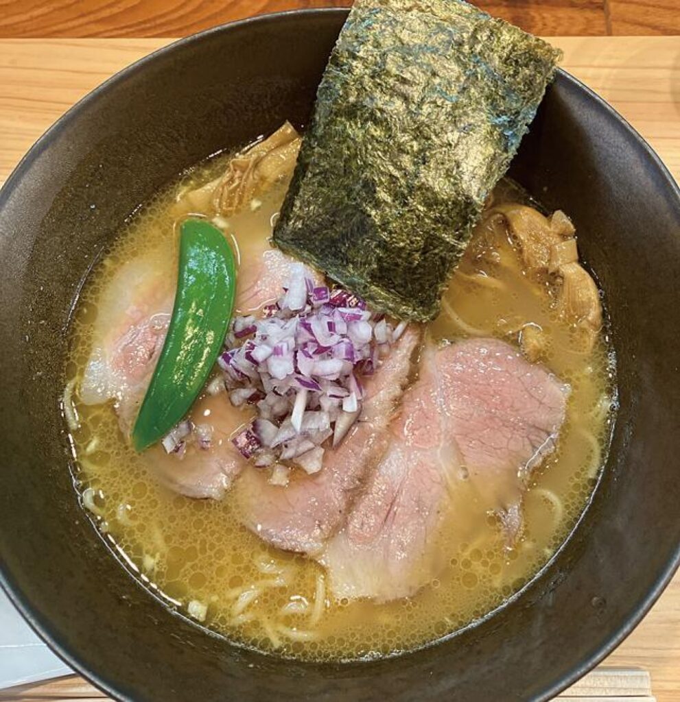 麺処 白（はく）（奈良市） - 鶏のうま味たっぷり 予想外のあっさりスープ｜奈良新聞デジタル