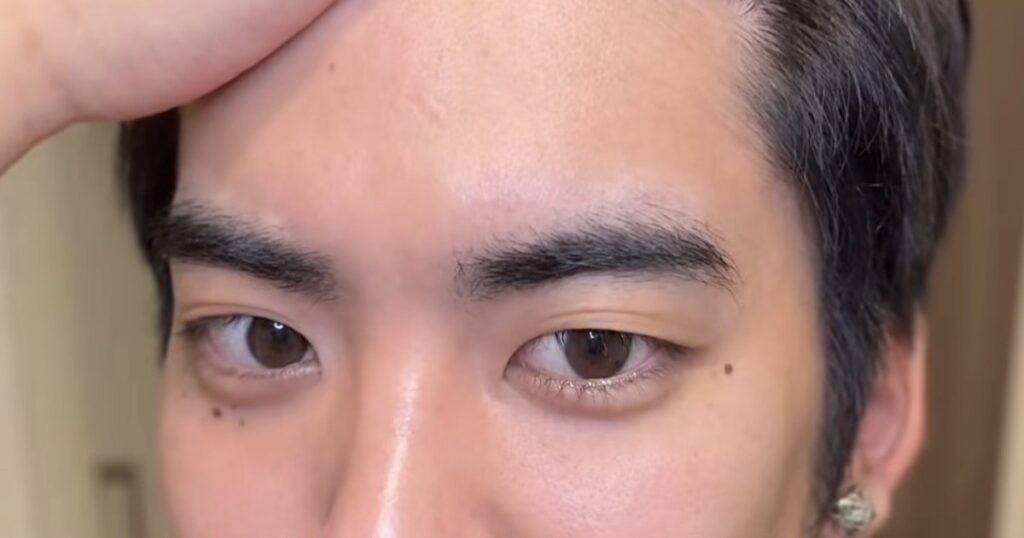 モッサリ眉毛の男性→眉毛サロンに行ったら……　驚きの変化に「行くと行かないでは全然違う」「見てて気持ちいい」（1/2） | 美容 ねとらぼ - ねとらぼ