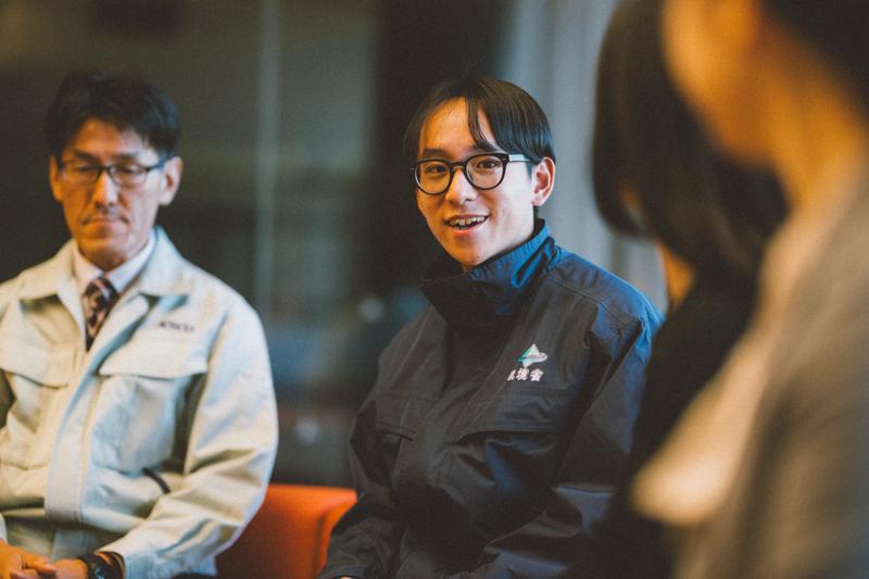 環境省 福島地方環境事務所の伊藤祐暉さん（中央）。