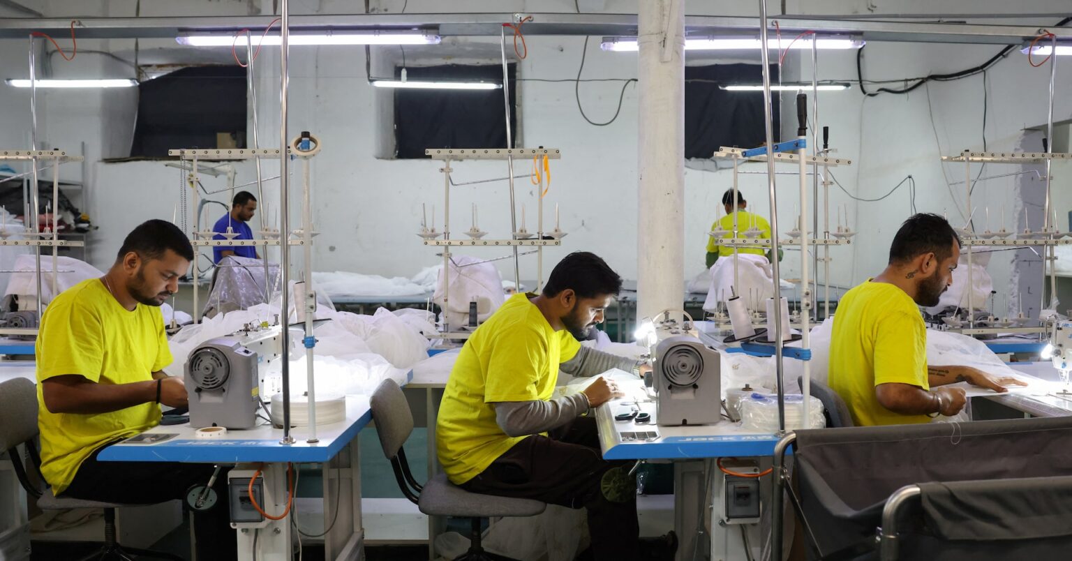 アングル:戦闘で労働力不足悪化のロシア、インドに照準 | ロイター アングル:戦闘で労働力不足悪化のロシア、インドに照準 | ロイター