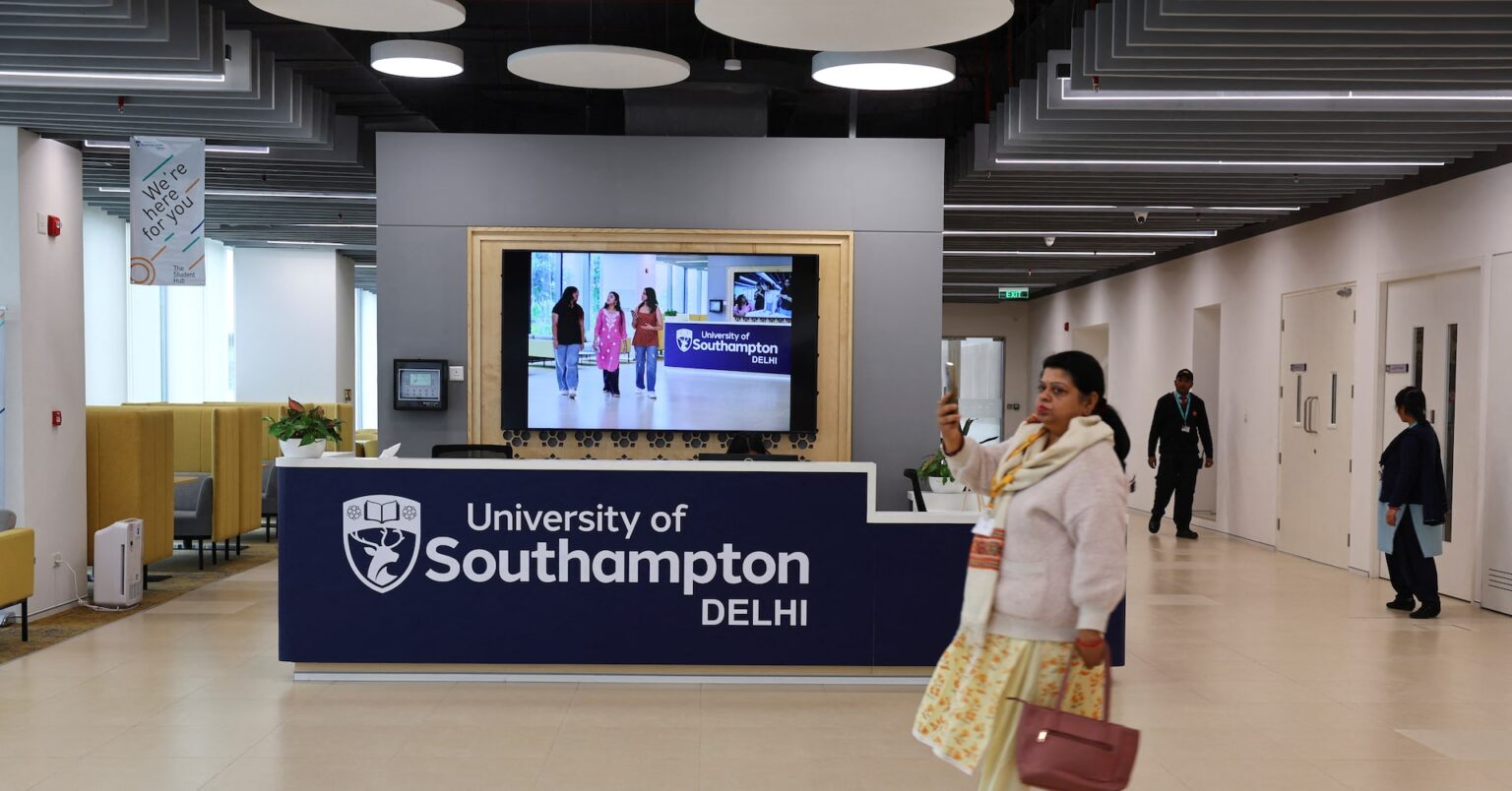 アングル：インド進出を加速する英大学、移民抑制受け国外に活路 | ロイター